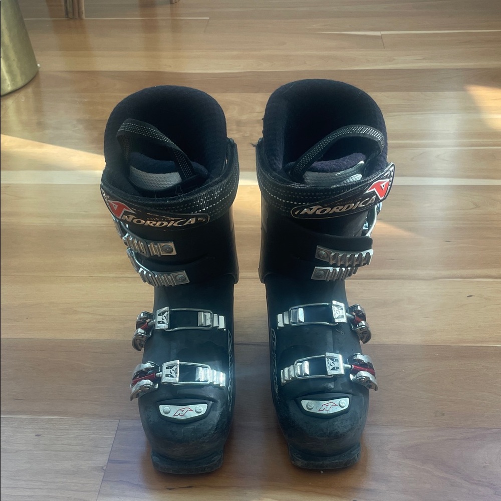 NORDICA DOBERMANN kids racing ski boots 277 mm